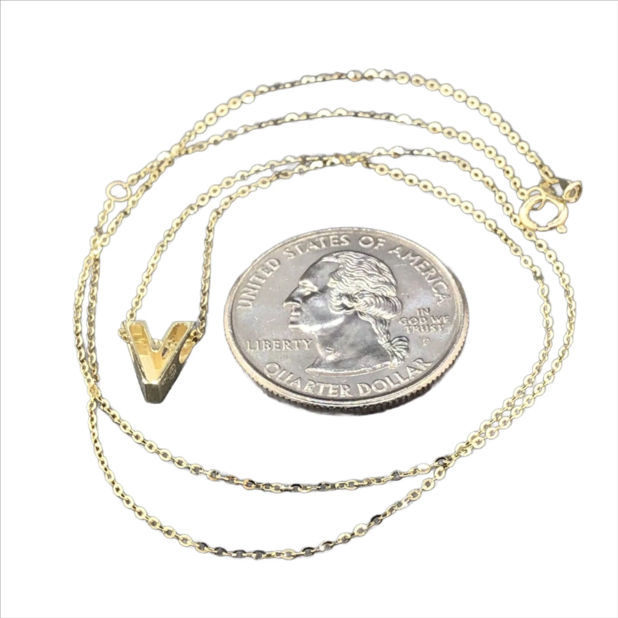 14K Y Gold initial 'V' pendant on a 16" chain with a 2" extender - Image 3