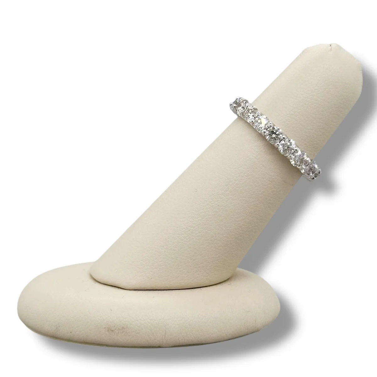 18K W Gold 2.60ctw J/SI1 Diamond Eternity Band - Image 3