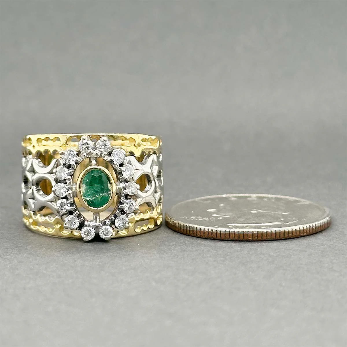 Estate 18K TT Gold 0.38ct Emerald & 0.31ctw Diamond Ring - Image 4